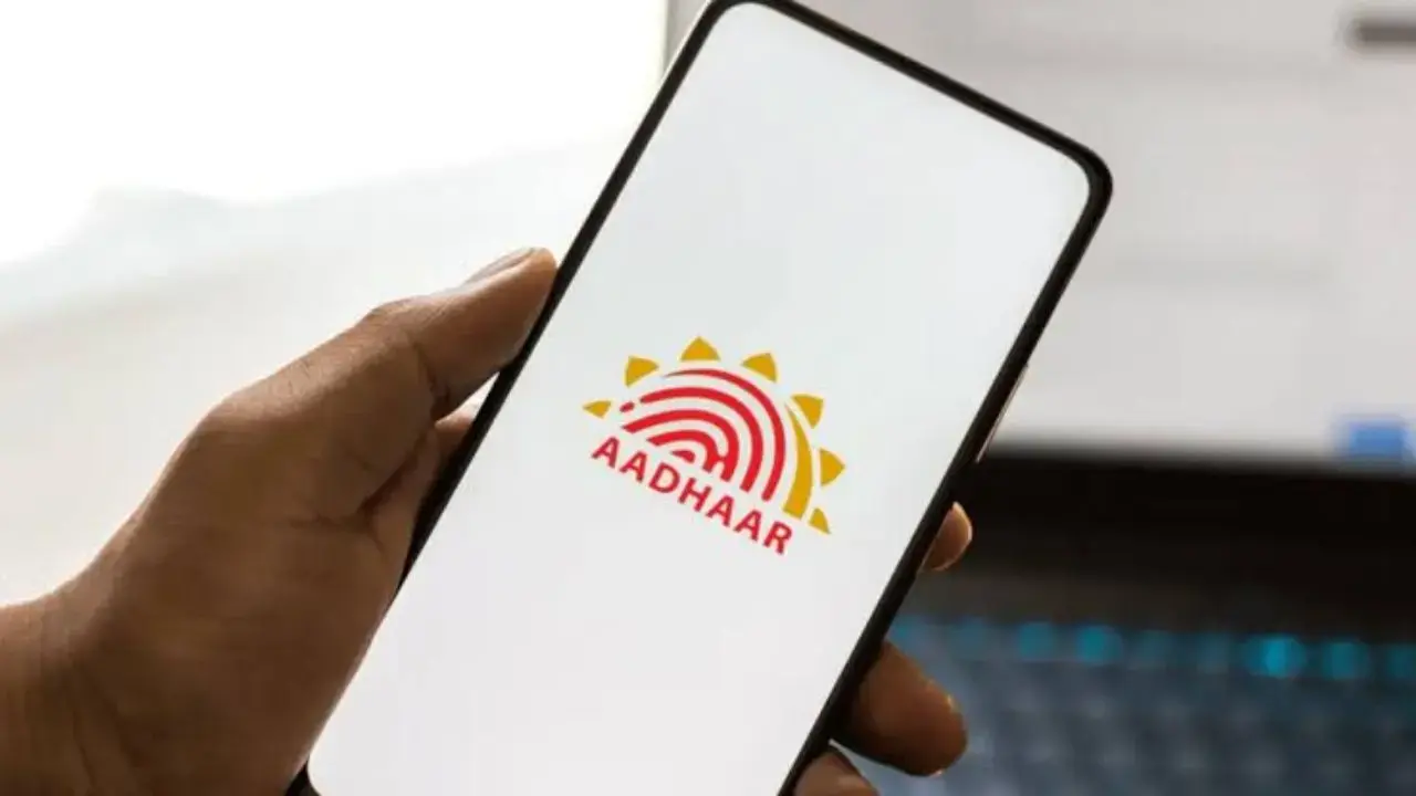 Aadhaar Card: Aadhaar app hits 4 crore downloads this week check out the reasons