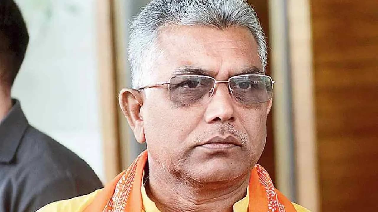 Dilip Ghosh exchanges heated conversation in bidhansabha