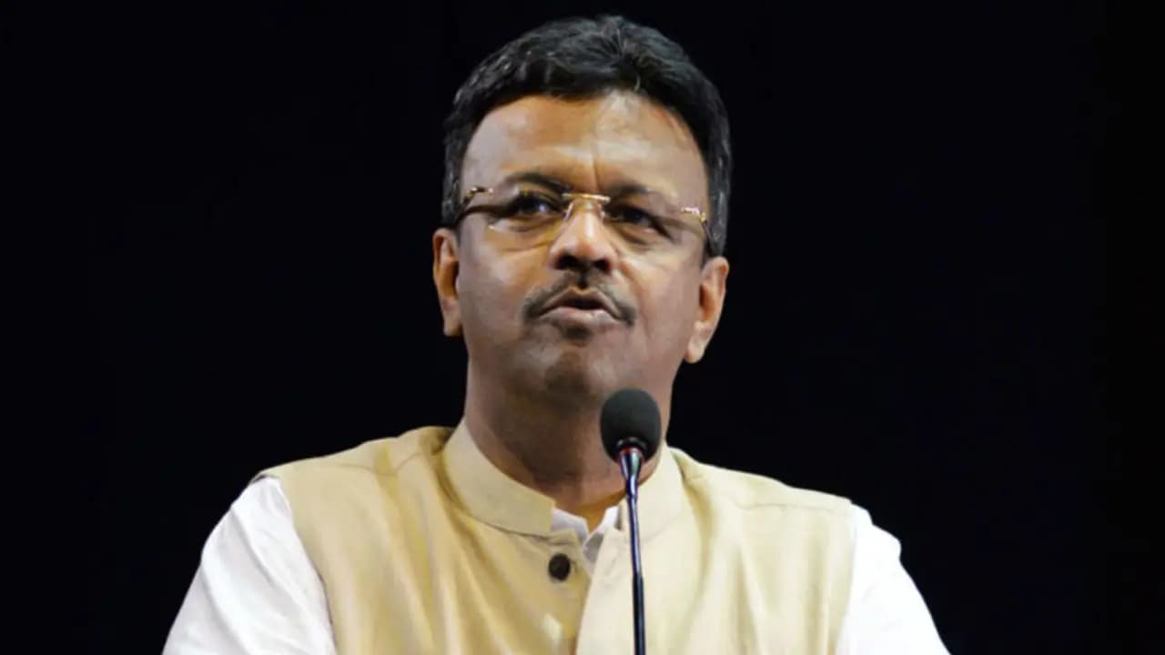 Firhad Hakim: Firhad Hakim praises Chief Ministers new initiative to make the Assembly proceedings more question answer session and timebound