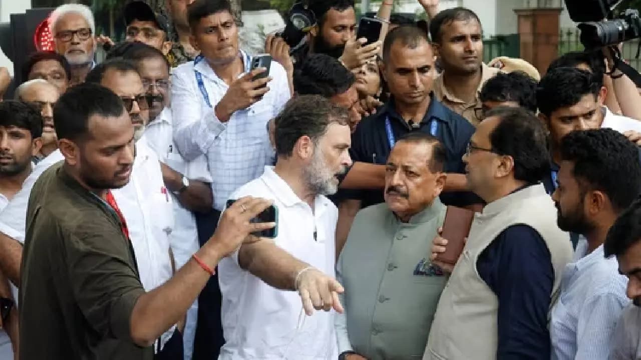 Rahul Gandhi sit-in outside PM Modi's residence: Minister Jitendra Singh on talks with Rahul Gandhi at dharna over CJP crackdown