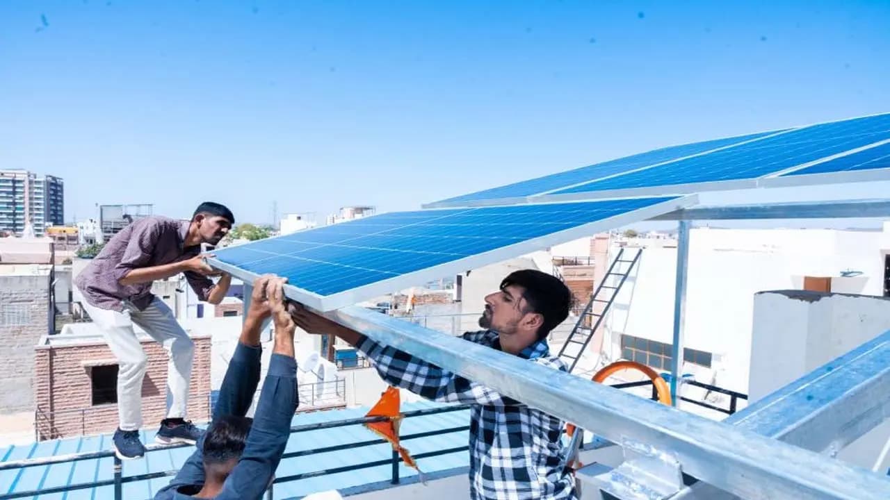 PM Surya Ghar In Kolkata: Interested in installing solar panels at your home in Kolkata with a central subsidy Find out the costs who will install and how to apply
