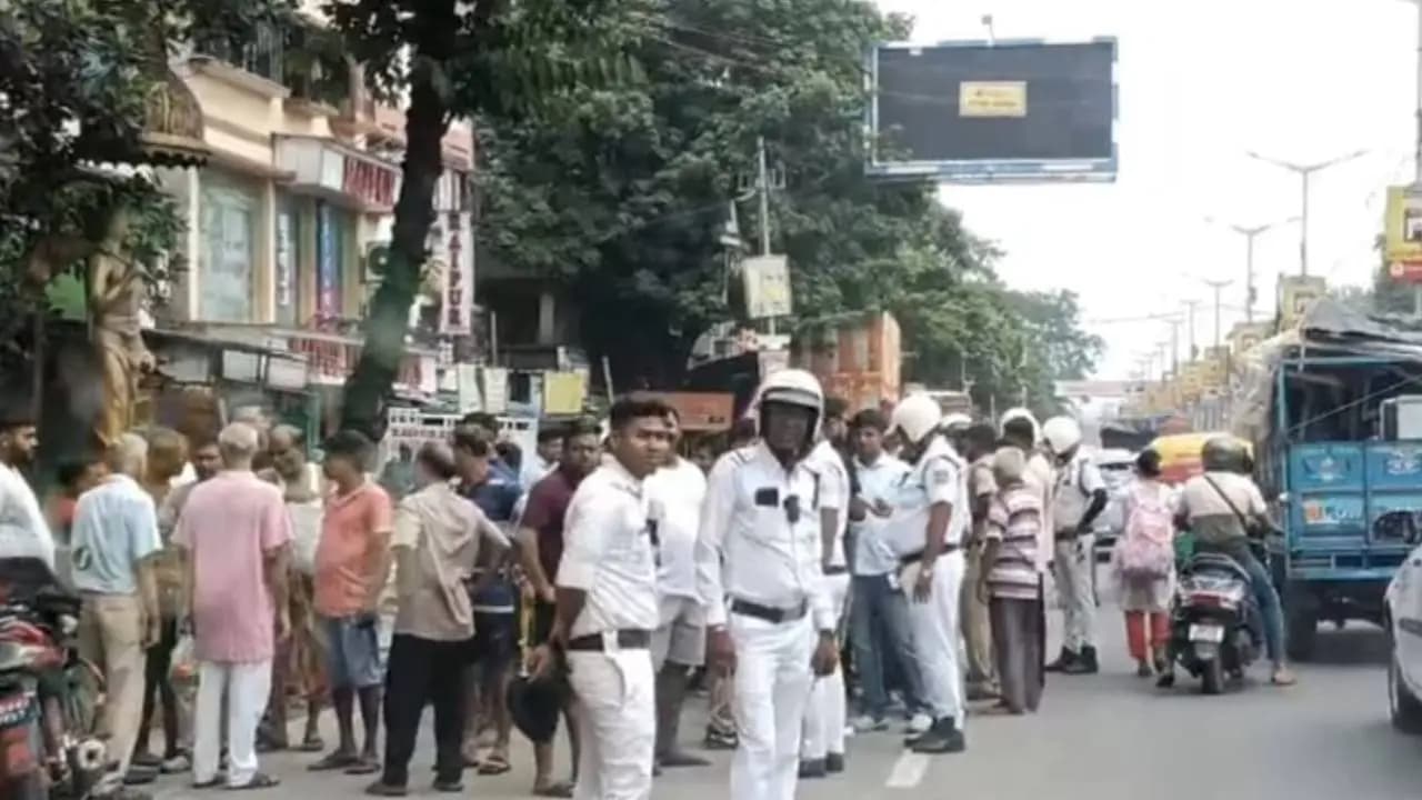 Baranagar Tragedy: Two Schoolboys Die in Road Accident, Father Battles for Life