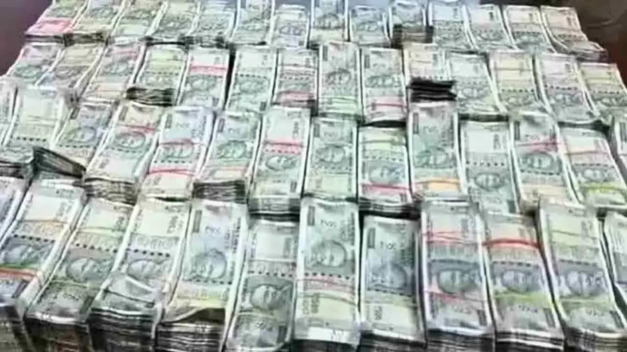 Malda News: Mountain of cash recovered in Malda Police raid overnight finds crores of rupees cough syrup laptop seized three arrested
