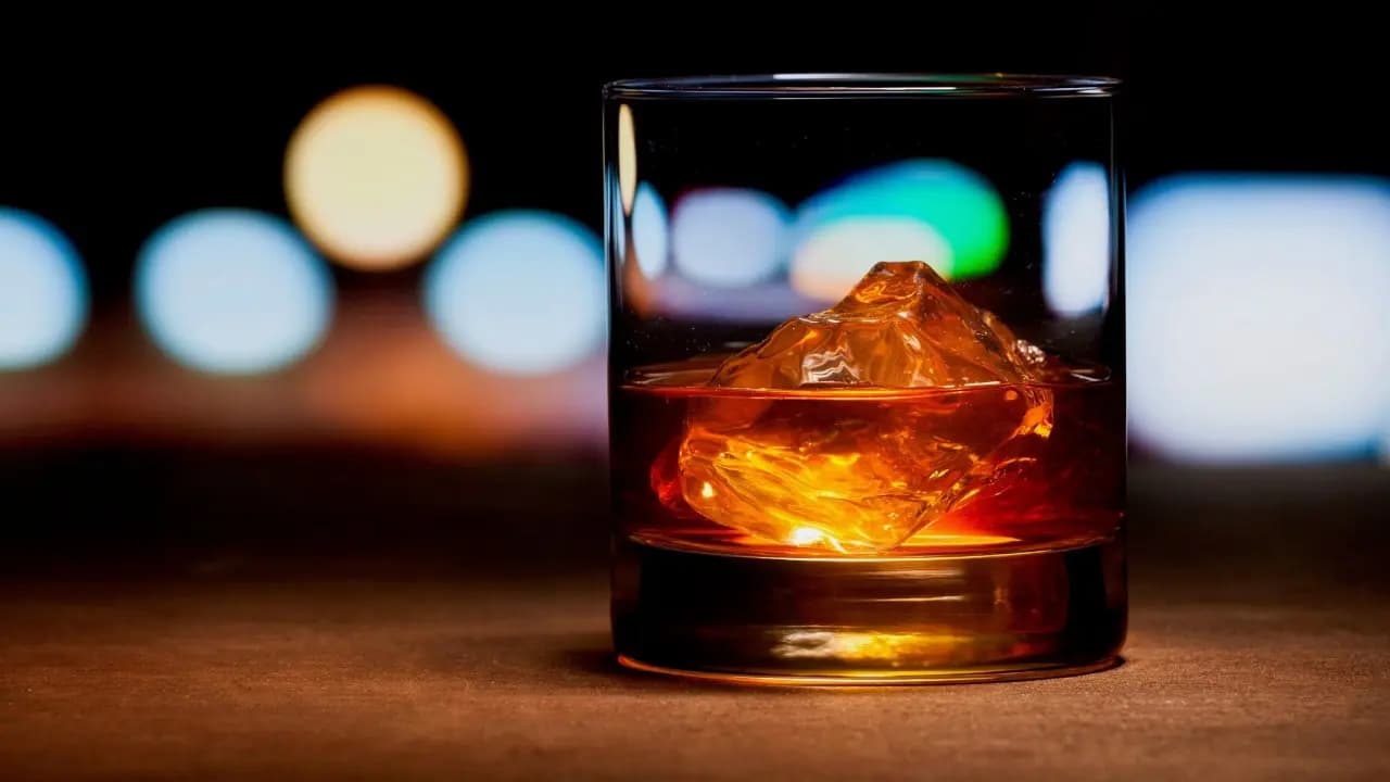 Artificial Liquor Flavour: how one can identify original alcohol without added flavour