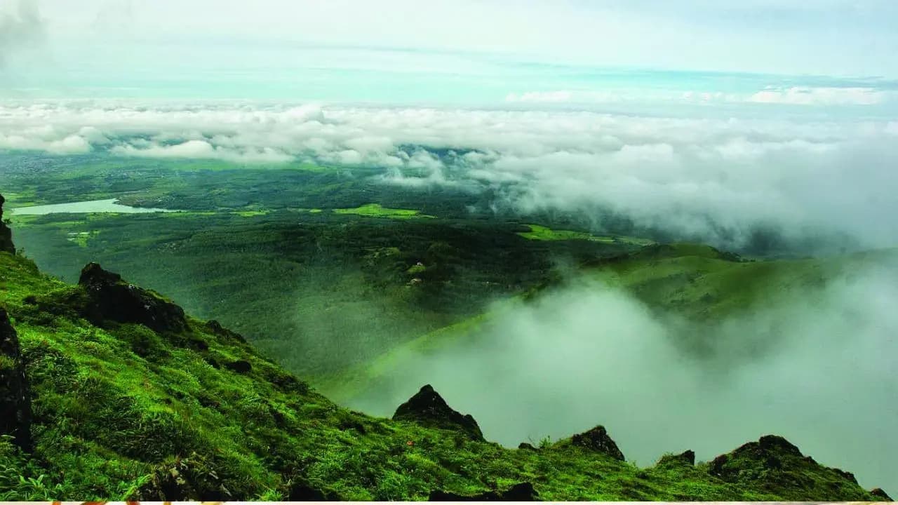 Best monsoon travel destinations in india ideal for nature lovers and photogenic beauty in rainy season