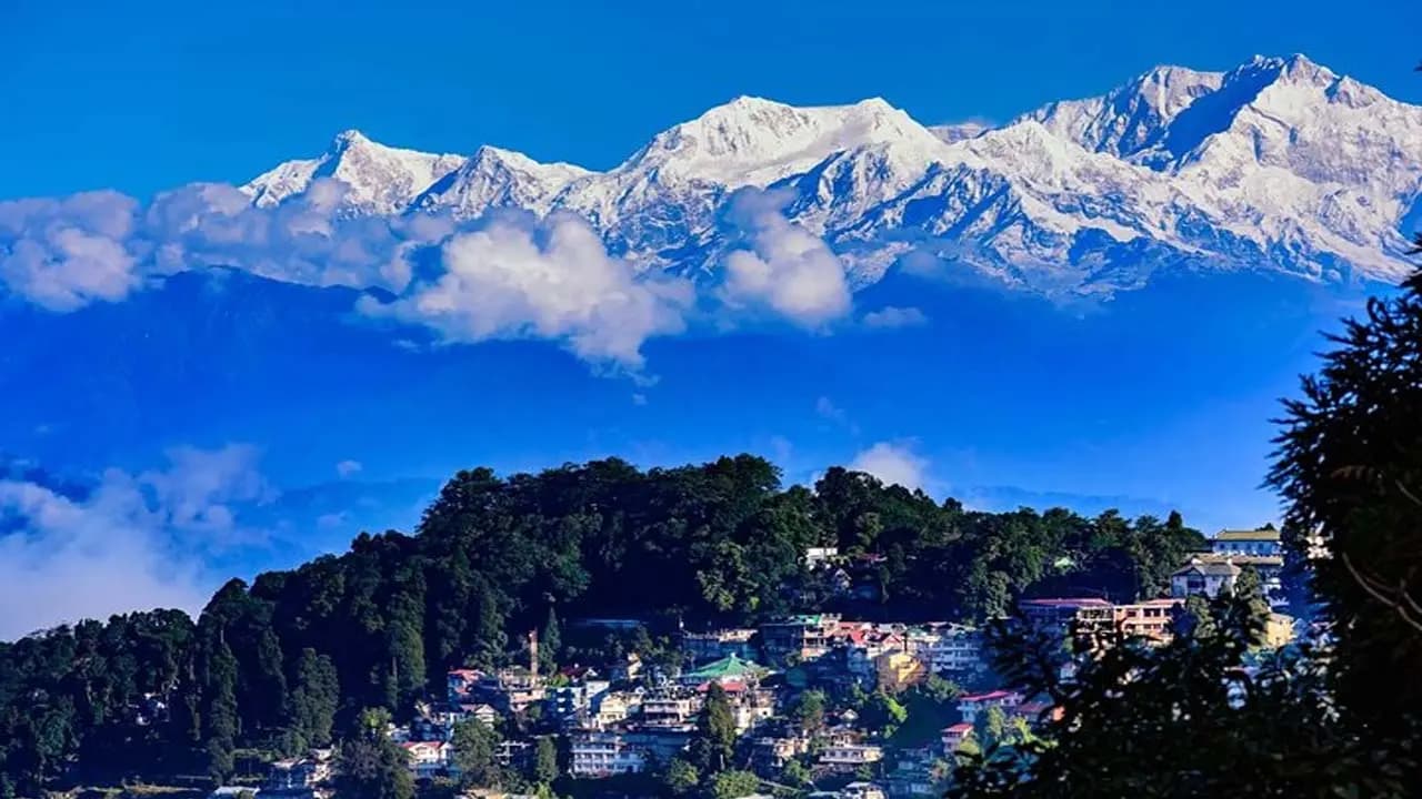 Important Announcement: GTAs urgent guide for tourists and trekkers wishing to travel to Sandakphu this task is mandatory