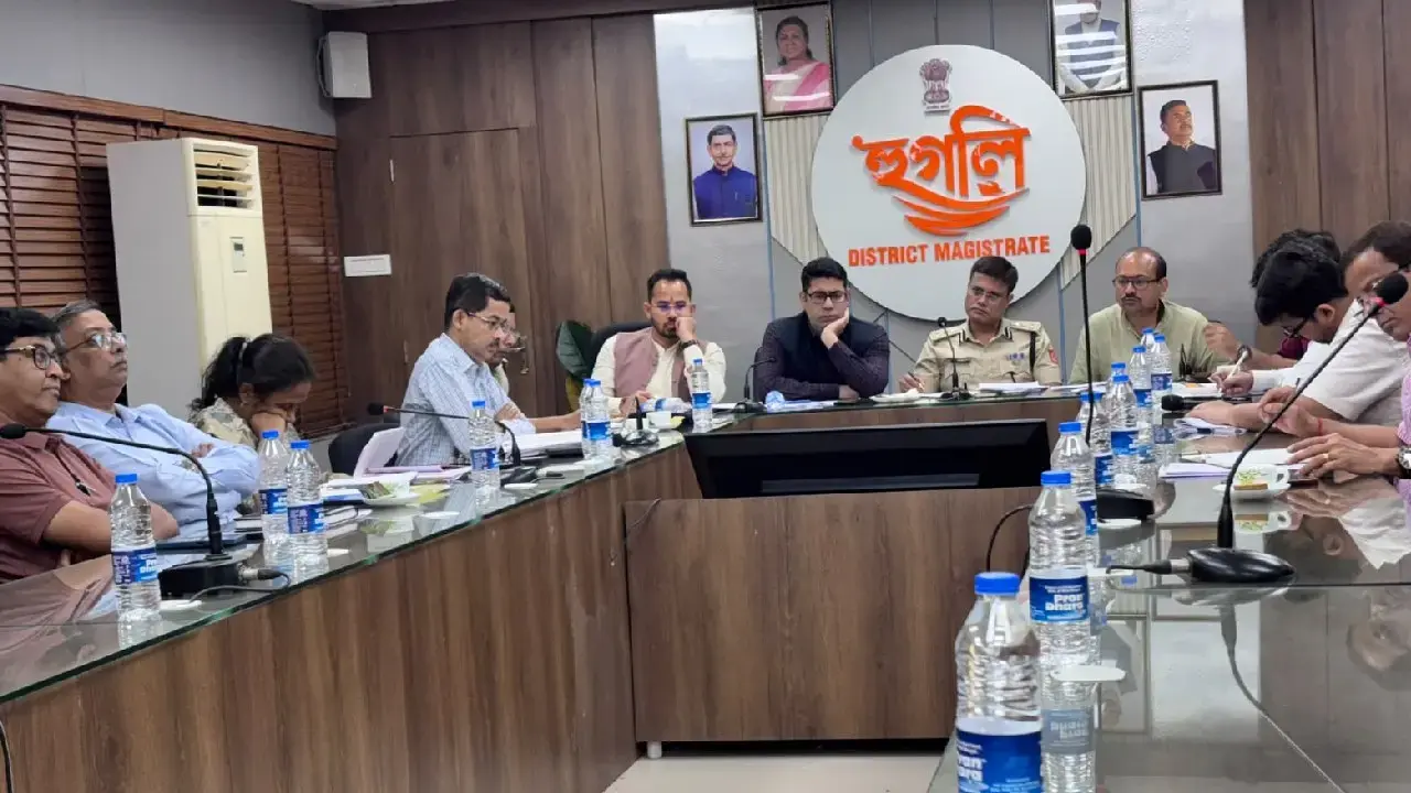𝐂𝐡𝐚𝐧𝐝𝐚𝐧𝐧𝐚𝐠𝐚𝐫 𝐉𝐚𝐠𝐚𝐝𝐡𝐚𝐭𝐫𝐢 𝐏𝐮𝐣𝐚 𝟐𝟎𝟐6: Special arrangements for Pujo-viewing via river cruises