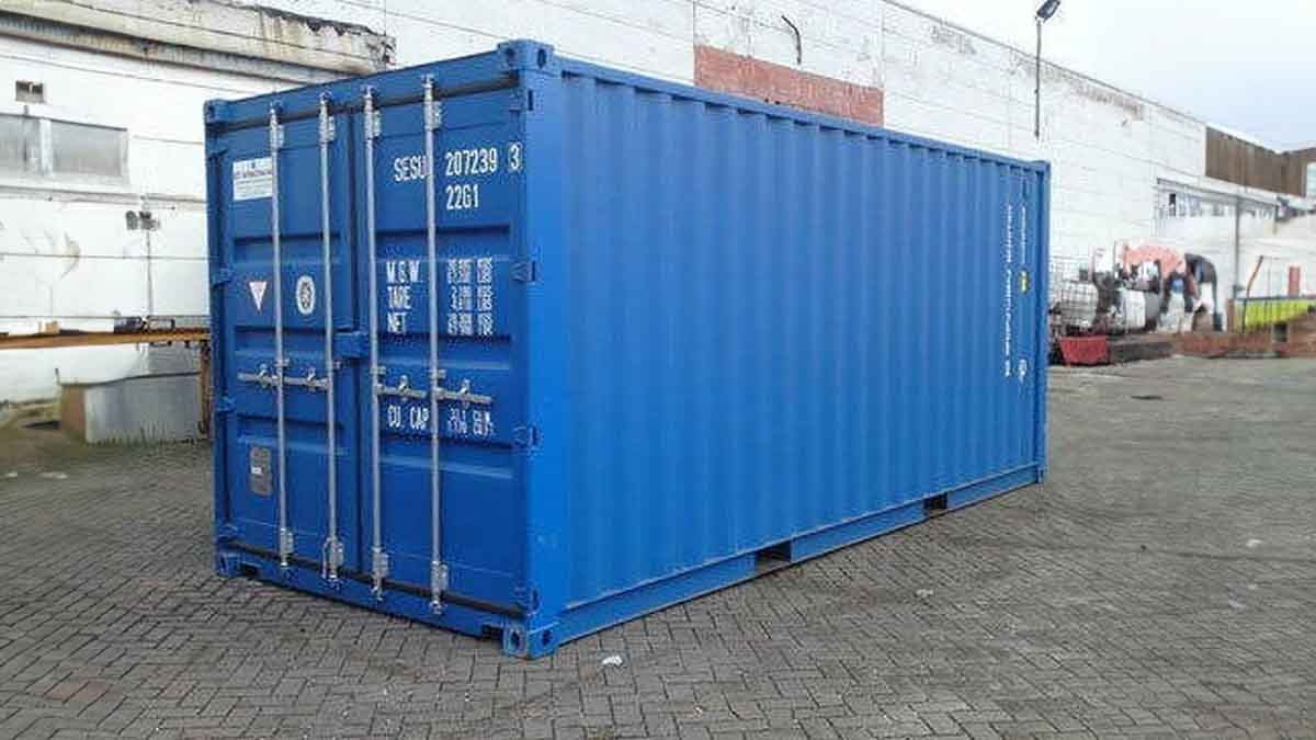 loaded container overturns in kolkata port