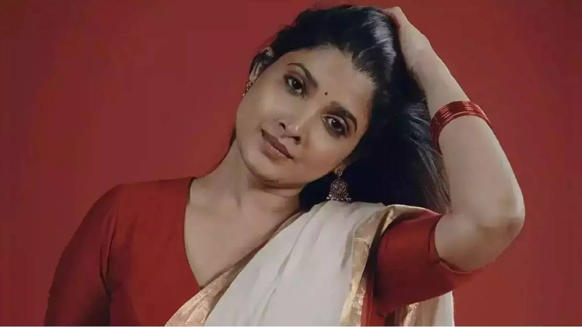 All we imagine as light movie famed Malaylam actress divya prabha reacts to her without clothes  scenes