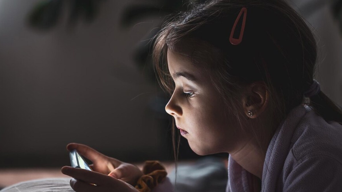 Family time spending and alternative activities can help cure Mobile Addiction in children
