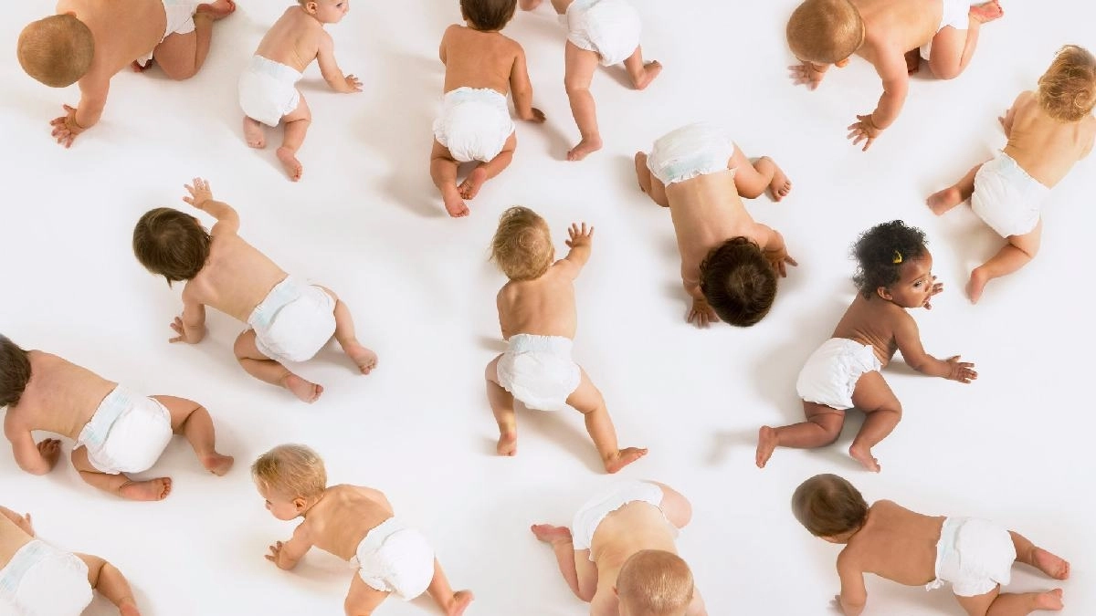 Russia is fighting a population crisis due to lack of Physical intimacy and Low Birth Rate